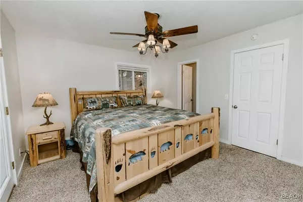 1192 Yellowstone DR, Lake Arrowhead, CA 92352