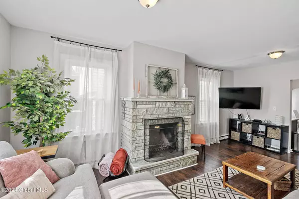 138 Russell Road, Albany, NY 12203