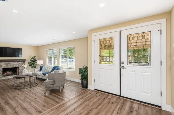 3424 Touriga Dr, Pleasanton, CA 94566