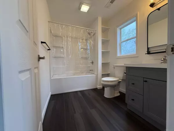 1453 James Street, Burton, MI 48529