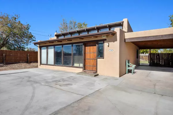 607 GRIEGOS RD NW, Albuquerque, NM 87107