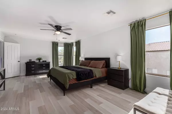 8913 E ORO Circle, Mesa, AZ 85212