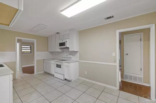 8415 Lofton Dr, Pensacola, FL 32514