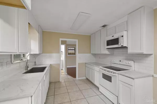 8415 Lofton Dr, Pensacola, FL 32514