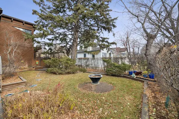 456 22 AVE NW, Calgary, AB T2M 1N3