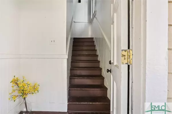 215 W 40th ST, Savannah, GA 31401