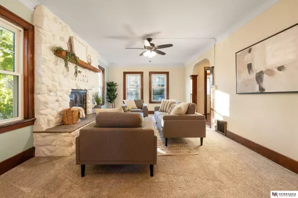 2723 N 45th Avenue, Omaha, NE 68104