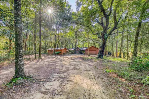 5057 Guernsey Rd, Pace, FL 32571