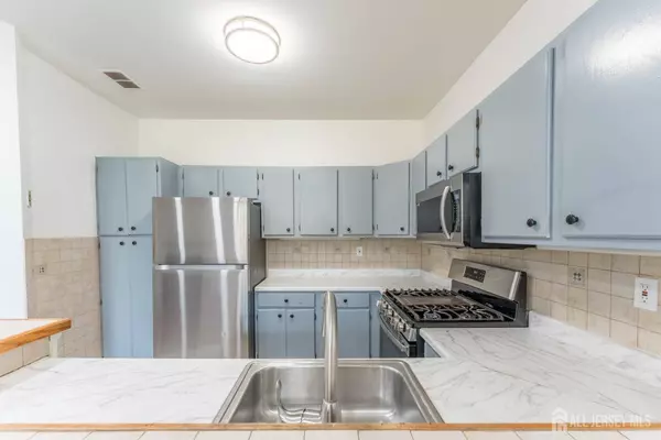 7321 Elm CT, South Brunswick, NJ 08852