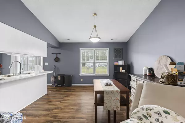 223 Winners CIR S, Jacksonville, NC 28546