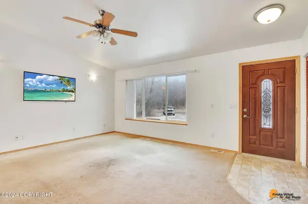 2760 W TELEQUANA DR, Wasilla, AK 99654