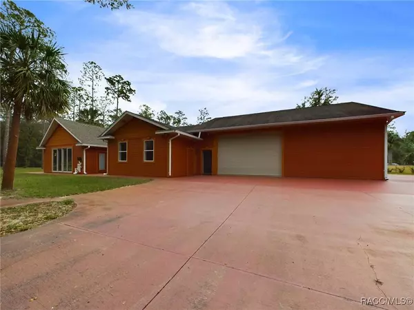 12084 W Riverwood DR, Crystal River, FL 34428