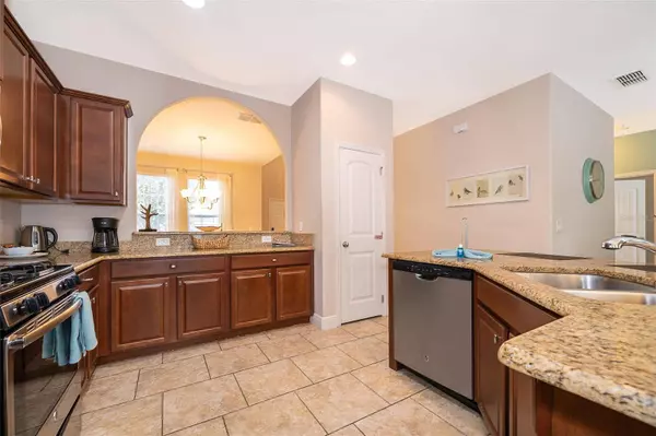 5137 OAKBOURNE AVE, Davenport, FL 33837