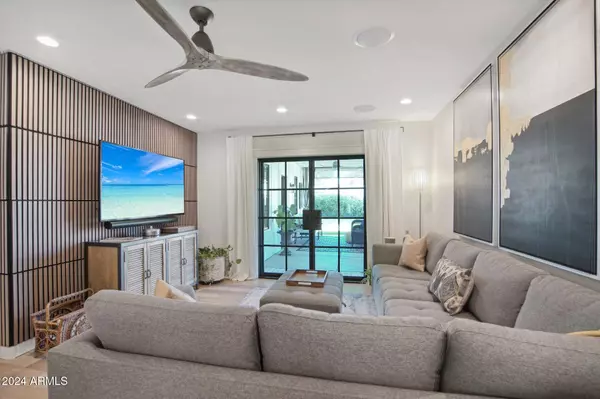 6810 N 11TH Avenue, Phoenix, AZ 85013