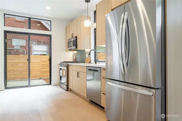 5537 34th AVE NE #B, Seattle, WA 98105