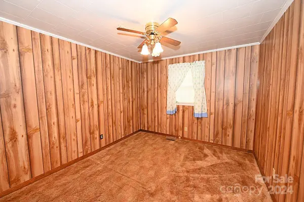 3962 Smokey Creek RD, Lenoir, NC 28645