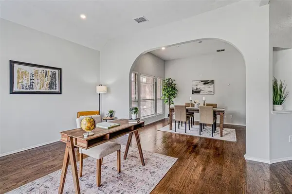 6105 Grantham Drive, Rowlett, TX 75087