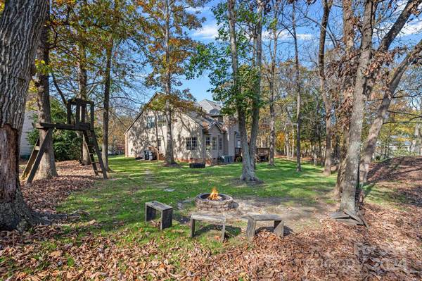 6200 Crestwick CT, Charlotte, NC 28269