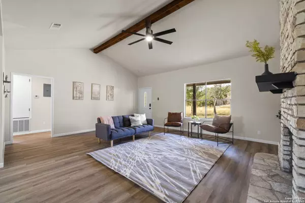 616 HUMMINGBIRD HL, Canyon Lake, TX 78133-5846