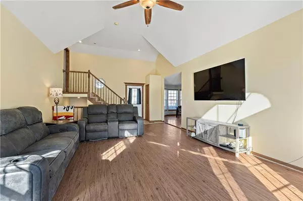 20919 Maple TER, Spring Hill, KS 66083