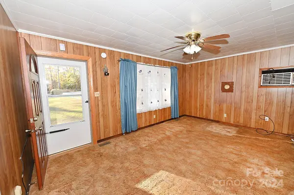 3962 Smokey Creek RD, Lenoir, NC 28645