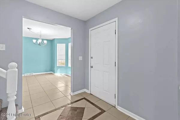 2014 Oak Meadow Dr Dr, Elizabethtown, KY 42701