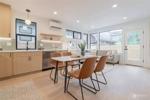 5539 34th AVE NE, Seattle, WA 98105