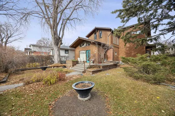 456 22 AVE NW, Calgary, AB T2M 1N3