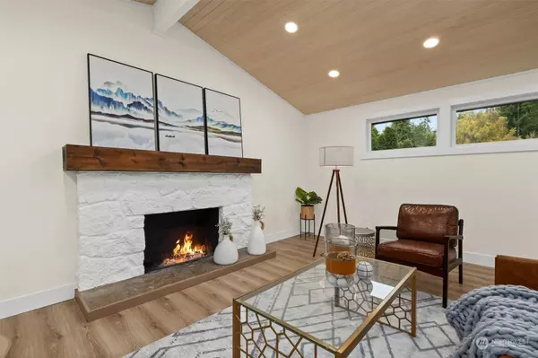 4013 NE 186th ST, Seattle, WA 98155