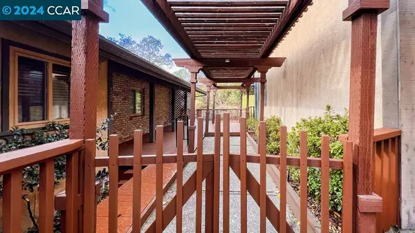 35 Reading Way, Pleasant Hill, CA 94523