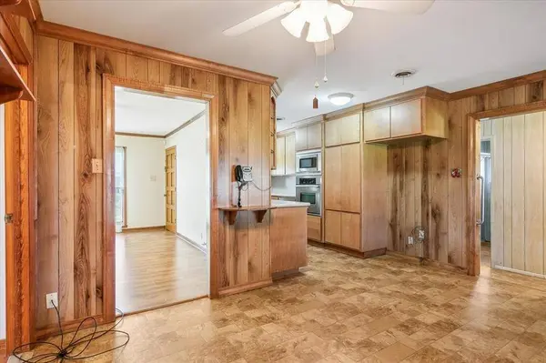 307 S 3rd ST, Nederland, TX 77627