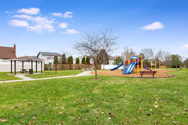 4724 Orrefors CT, Joliet, IL 60431