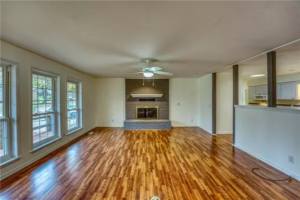 1808 Ashbriar Dr, Mountain Home, AR 72653