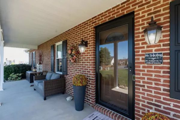 76 GRINDING MILL LN, Verona, VA 24482