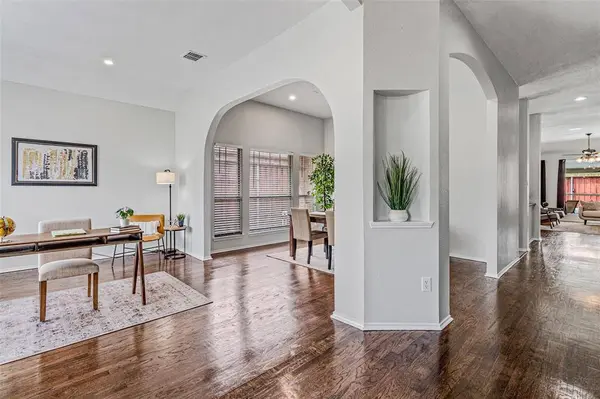 6105 Grantham Drive, Rowlett, TX 75087