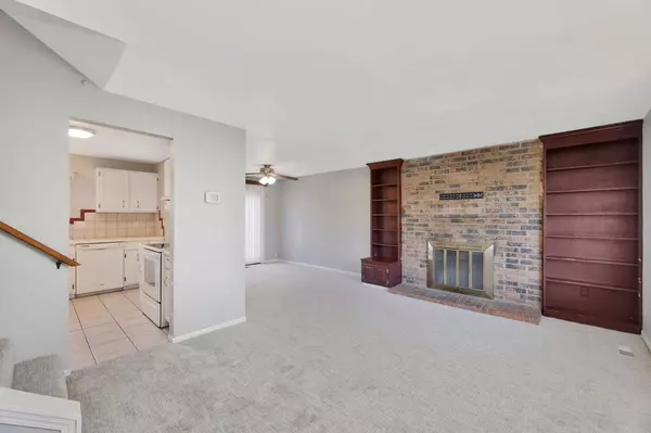 3203 N Brookfield St, Wichita, KS 67226