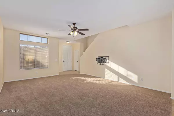 6321 S TERESA Drive, Chandler, AZ 85249