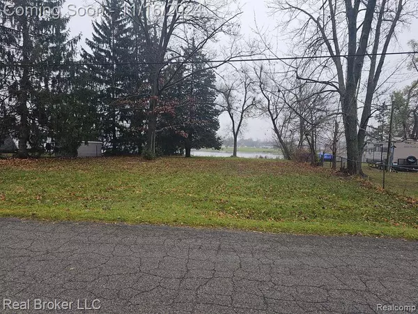 588 NORVELL BEACH Drive, Brooklyn, MI 49230