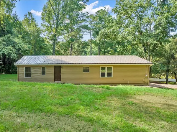 754 Dixon RD, Roberta, GA 31078