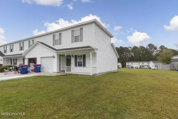 223 Winners CIR S, Jacksonville, NC 28546