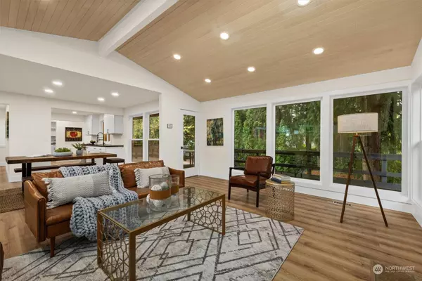 4013 NE 186th ST, Seattle, WA 98155