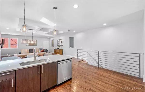 1732 N California AVE #1, Chicago, IL 60647