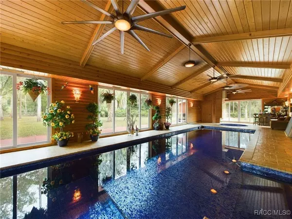 12084 W Riverwood DR, Crystal River, FL 34428