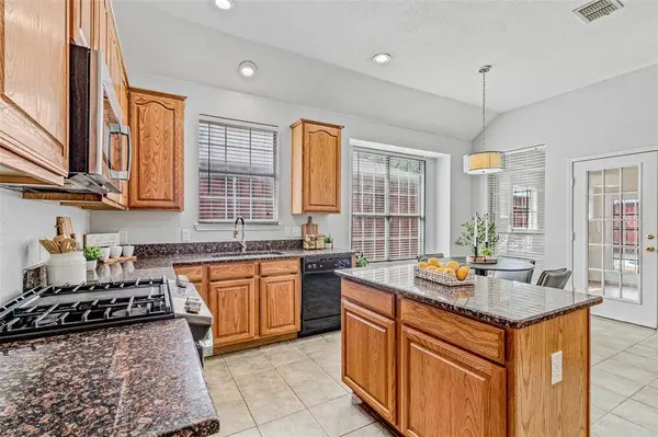 6105 Grantham Drive, Rowlett, TX 75087