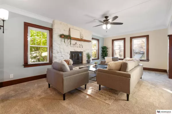 2723 N 45th Avenue, Omaha, NE 68104