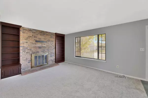 3203 N Brookfield St, Wichita, KS 67226