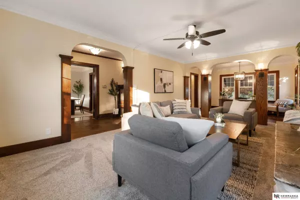 2723 N 45th Avenue, Omaha, NE 68104