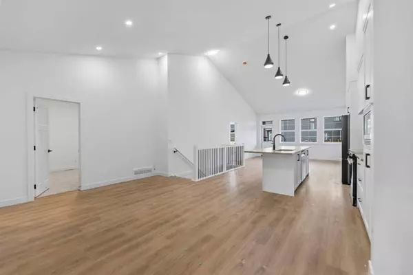 15 Coopersfield SW #400, Airdrie, AB T4B 5P5