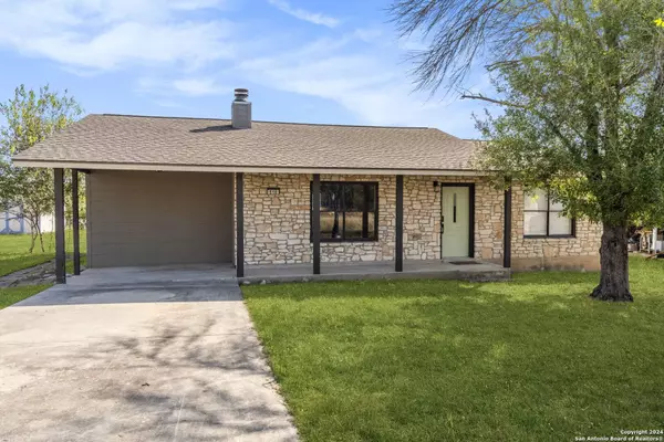 616 HUMMINGBIRD HL, Canyon Lake, TX 78133-5846