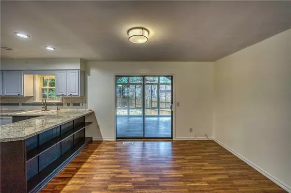 1808 Ashbriar Dr, Mountain Home, AR 72653